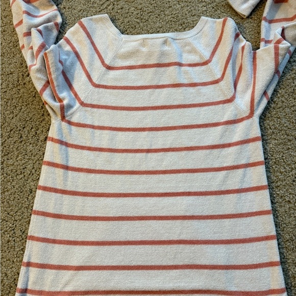 Barefoot Dreams Pullover - Picture 5 of 7